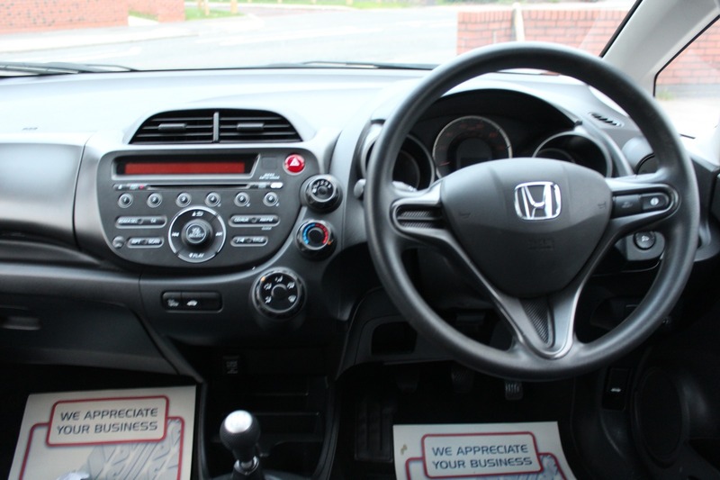 Used Honda Jazz 2014 for sale - 76896631: Photo 15