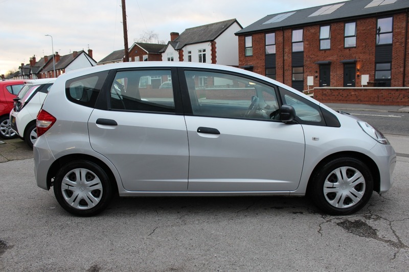 Used Honda Jazz 2014 for sale - 76896631: Photo 4