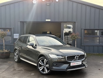Used Volvo V60 2020 for sale - 78712278: Photo