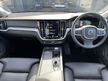 Used Volvo V60 2022 for sale - 75957473: Photo