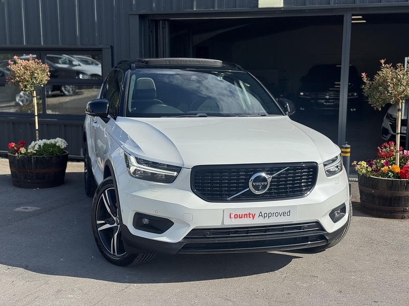 Used Volvo XC40 for sale - 75957526: Photo 2