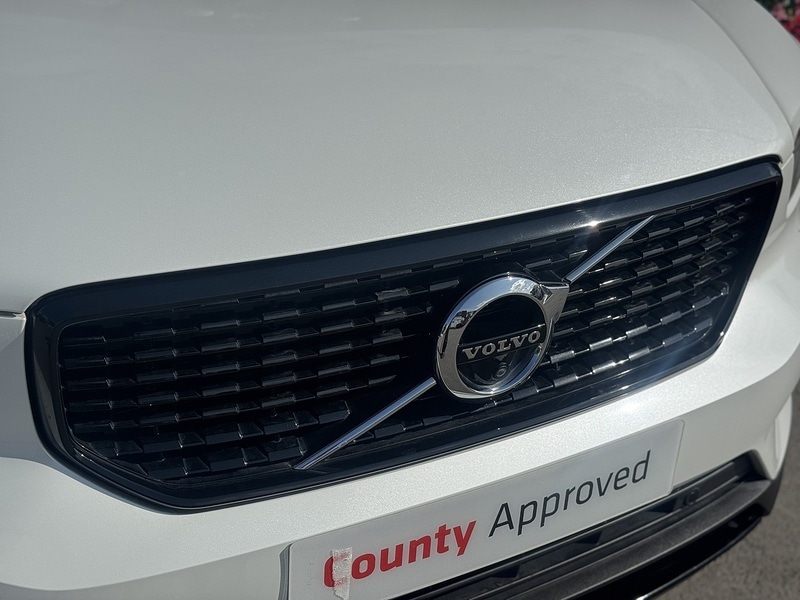 Used Volvo XC40 for sale - 75957526: Photo 3