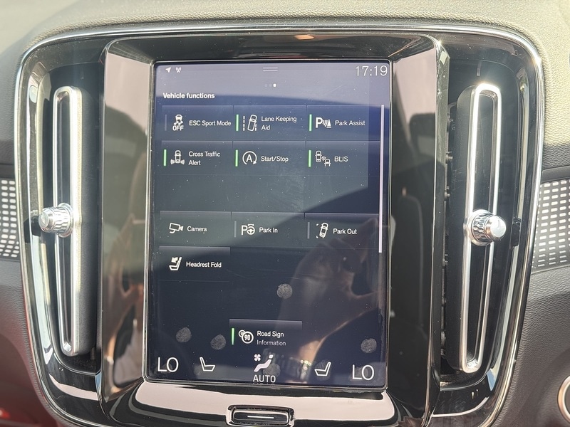 Used Volvo XC40 for sale - 75957526: Photo 33