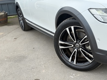 Used Volvo V90 2017 for sale - 77547795: Photo