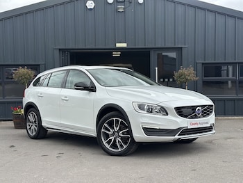 Used Volvo V60 2017 for sale - 75957527: Photo