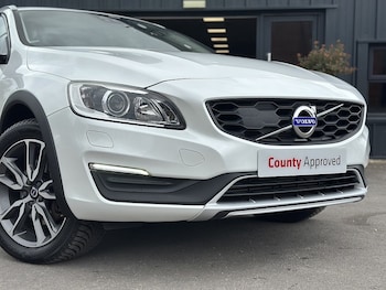 Used Volvo V60 2017 for sale - 75957527: Photo