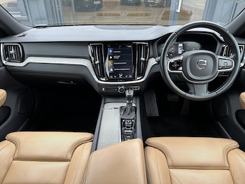 Used Volvo V60 2020 for sale - 75957469: Photo
