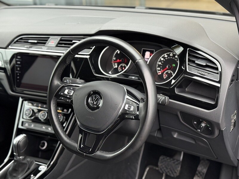 Used Volkswagen Touran for sale - 76518513: Photo 5