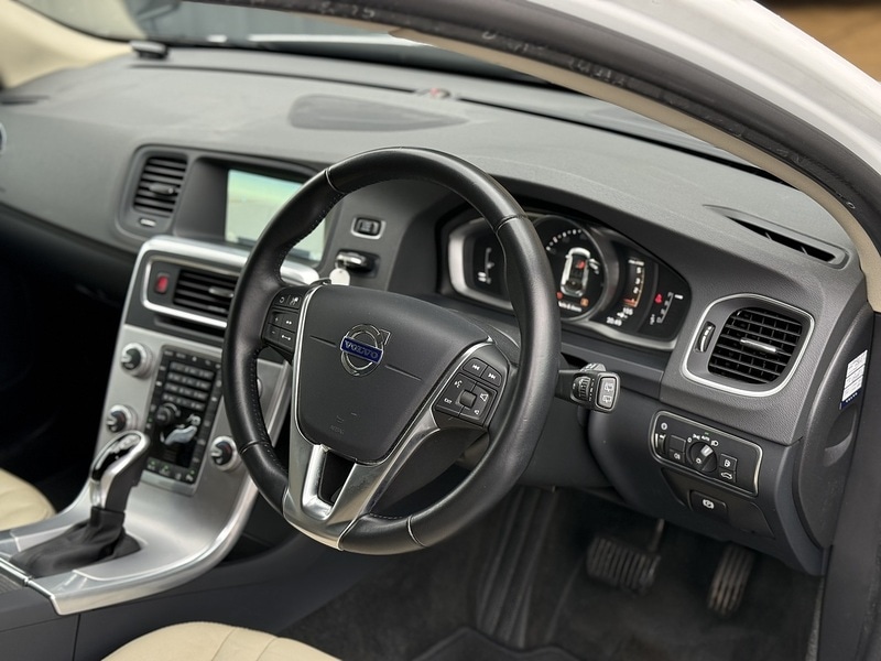 Used Volvo V60 2025 for sale - 76863533: Photo 24