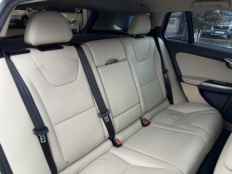 Used Volvo V60 2025 for sale - 76863533: Photo 9