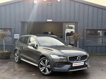 Used Volvo V60 2020 for sale - 79346321: Photo