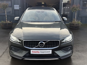 Used Volvo V60 2020 for sale - 79346321: Photo