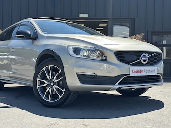 Used Volvo V60 2018 for sale - 79090637: Photo