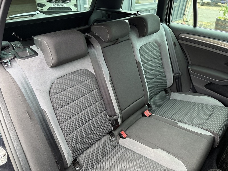 Used Volkswagen Golf 2024 for sale - 76173496: Photo 11