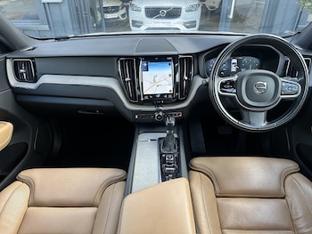 Used Volvo XC60 2017 for sale - 76454850: Photo