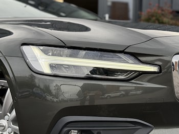 Used Volvo V60 2021 for sale - 78712290: Photo