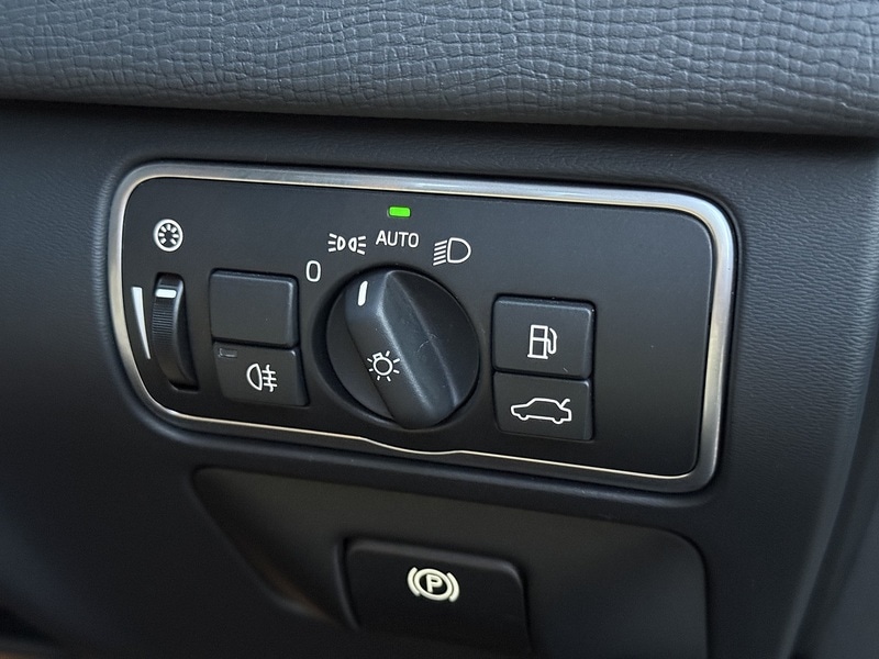 Used Volvo XC60 for sale - 76596043: Photo 33