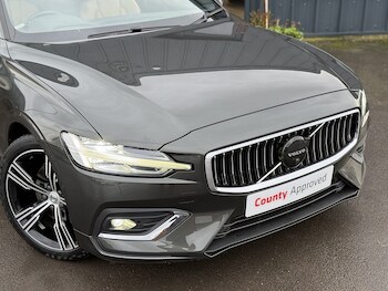 Used Volvo V60 2020 for sale - 76950795: Photo