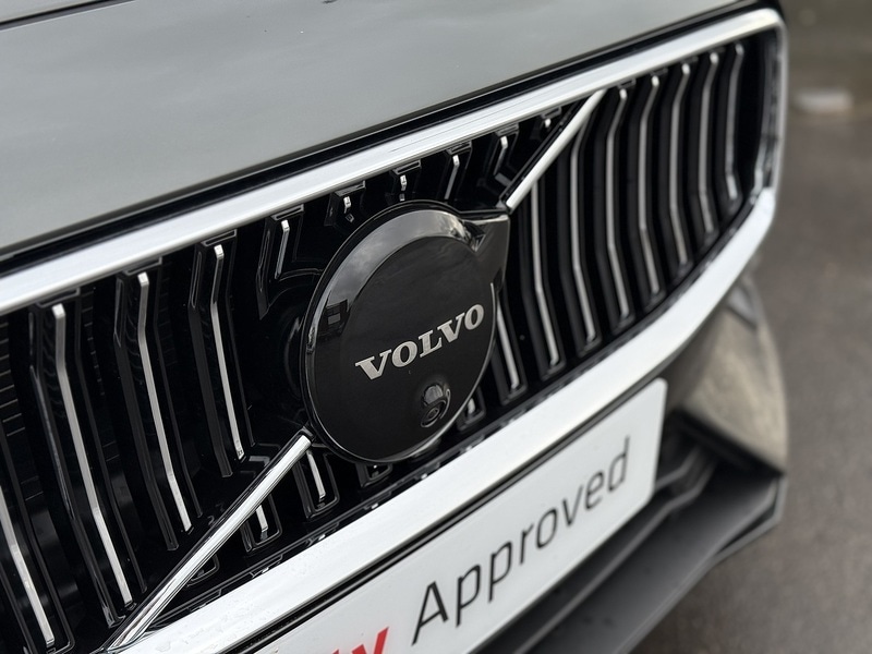 Used Volvo V60 2025 for sale - 76950795: Photo 4