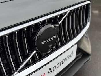 Used Volvo V60 2020 for sale - 76950795: Photo