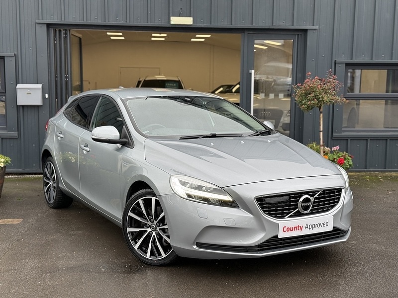 Used Volvo V40 for sale - 76518510: Photo 1