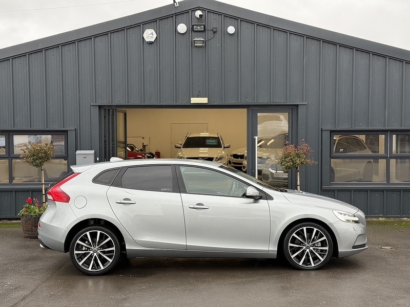 Used Volvo V40 for sale - 76518510: Photo 15