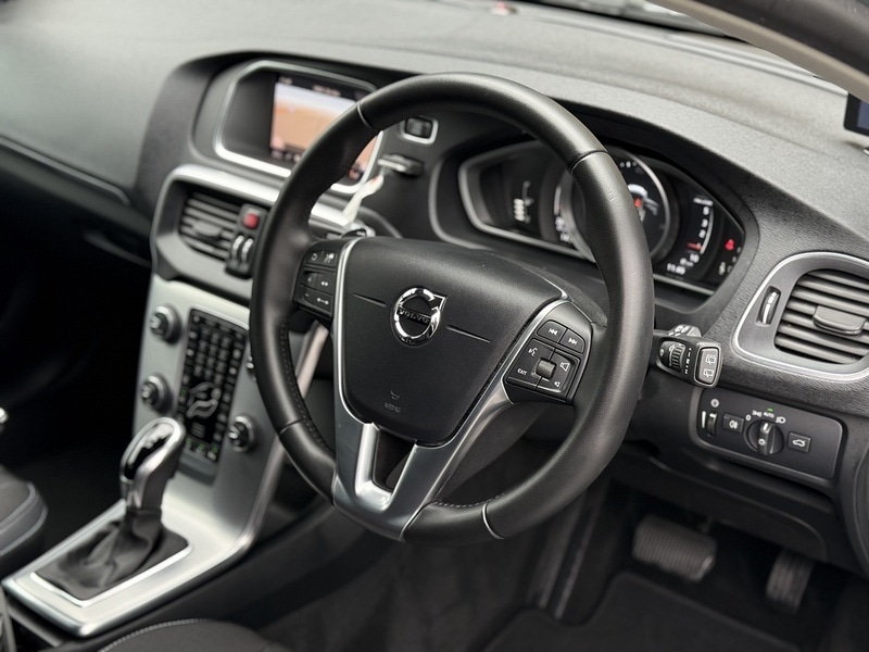 Used Volvo V40 for sale - 76518510: Photo 17