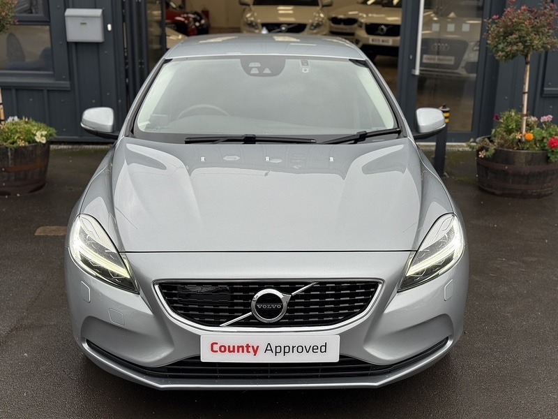 Used Volvo V40 for sale - 76518510: Photo 2