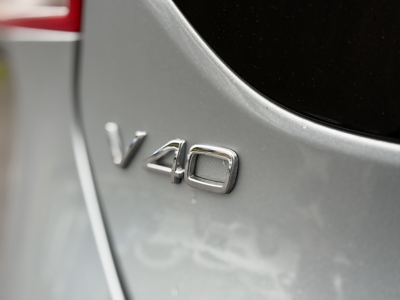 Used Volvo V40 for sale - 76518510: Photo 24