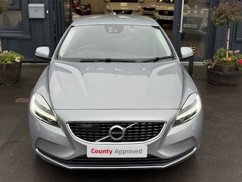 Used Volvo V40 2018 for sale - 76518510: Photo