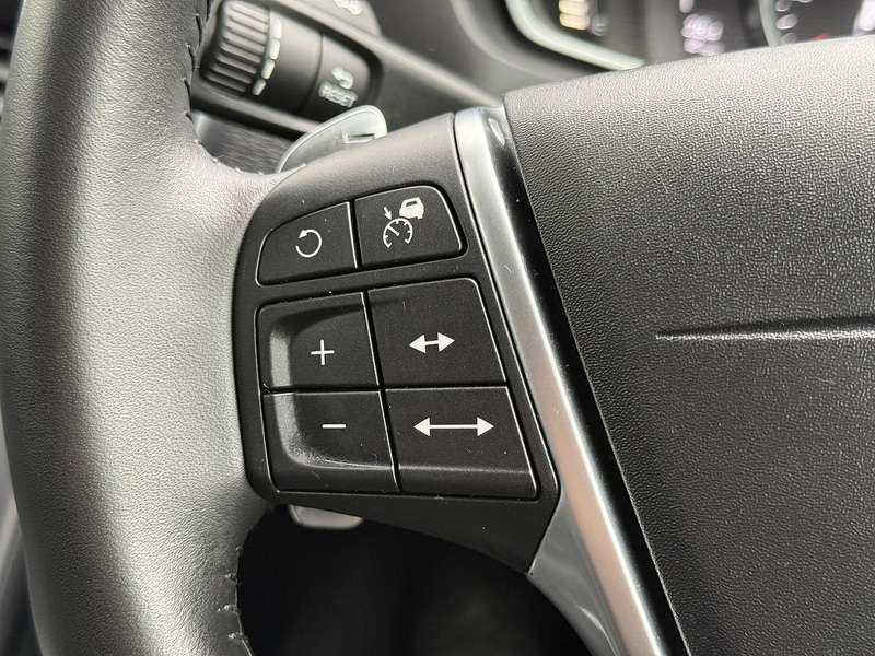 Used Volvo V40 for sale - 76518510: Photo 36