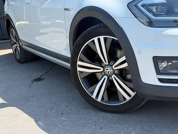 Used Volkswagen Golf 2019 for sale - 79030527: Photo
