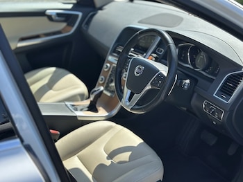 Used Volvo XC60 2017 for sale - 79030547: Photo