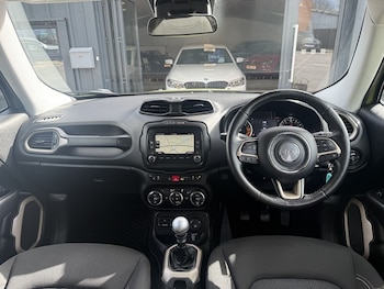 Used Jeep Renegade 2017 for sale - 77906020: Photo