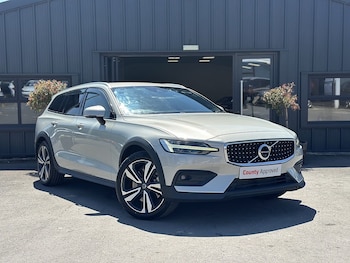 Used Volvo V60 2020 for sale - 79055296: Photo