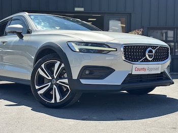 Used Volvo V60 2020 for sale - 79055296: Photo