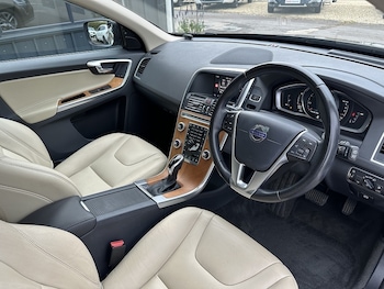 Used Volvo XC60 2017 for sale - 76413289: Photo