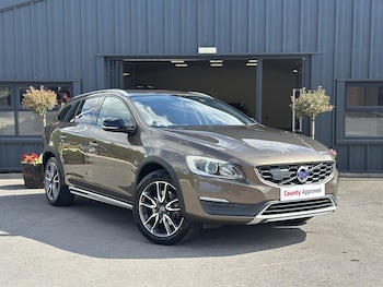 Used Volvo V60 Cross Country 2016 for sale - 75957489: Photo