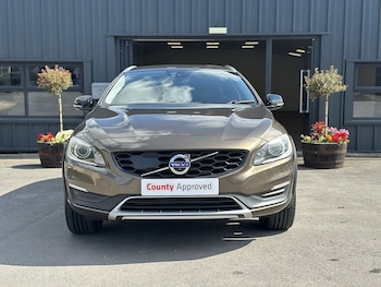 Used Volvo V60 Cross Country 2016 for sale - 75957489: Photo