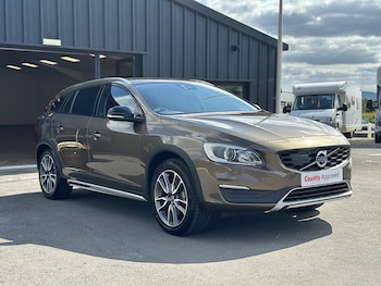 Used Volvo V60 Cross Country 2016 for sale - 75957489: Photo
