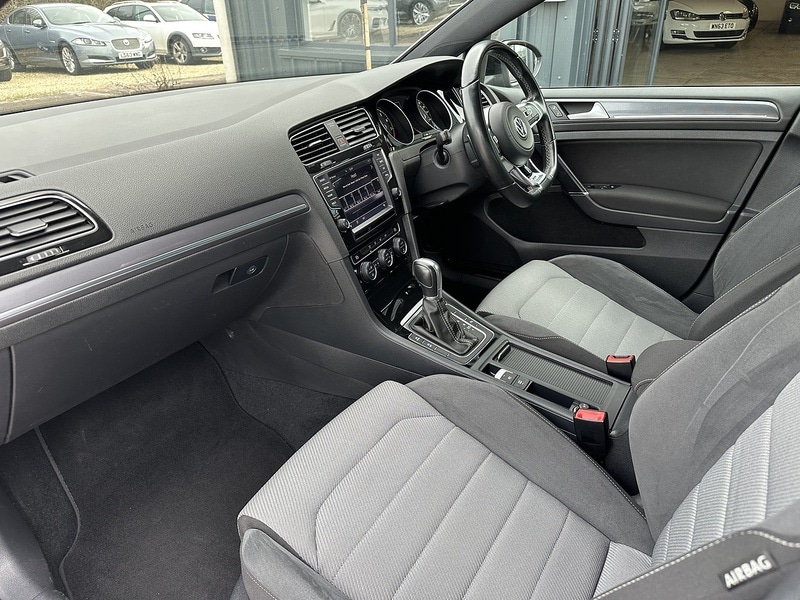 Used Volkswagen Golf 2024 for sale - 77704109: Photo 11