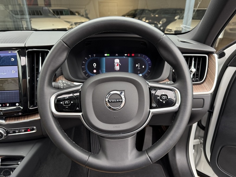 Used Volvo XC60 2025 for sale - 76210910: Photo 32