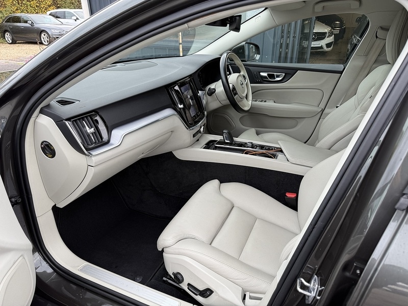 Used Volvo V60 for sale - 76470690: Photo 15