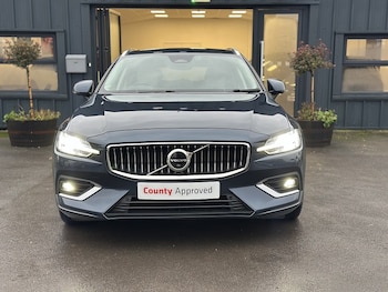 Used Volvo V60 2022 for sale - 76950797: Photo