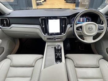 Used Volvo V60 2022 for sale - 76950797: Photo