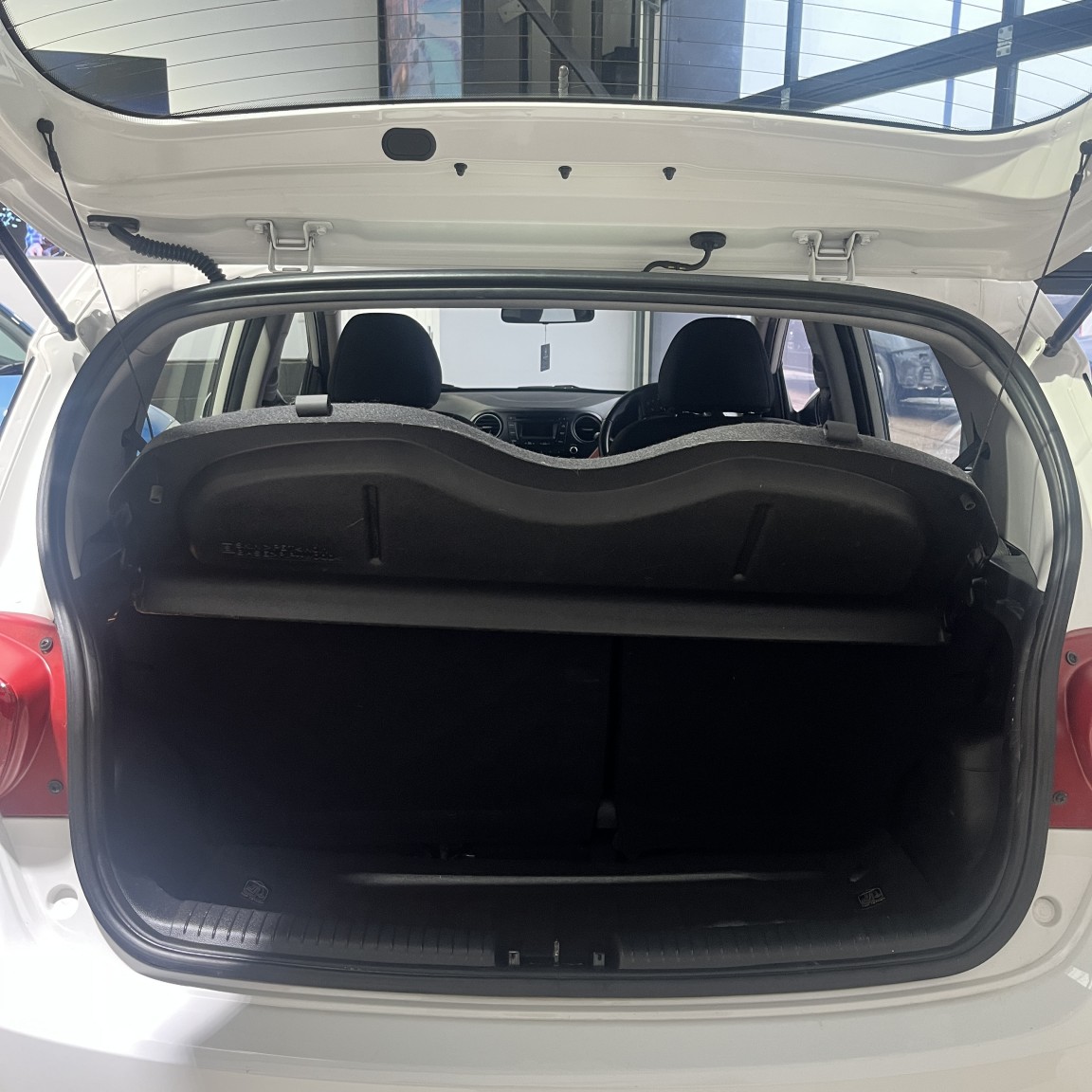 Used Hyundai i10 2014 for sale - 77129643: Photo 42