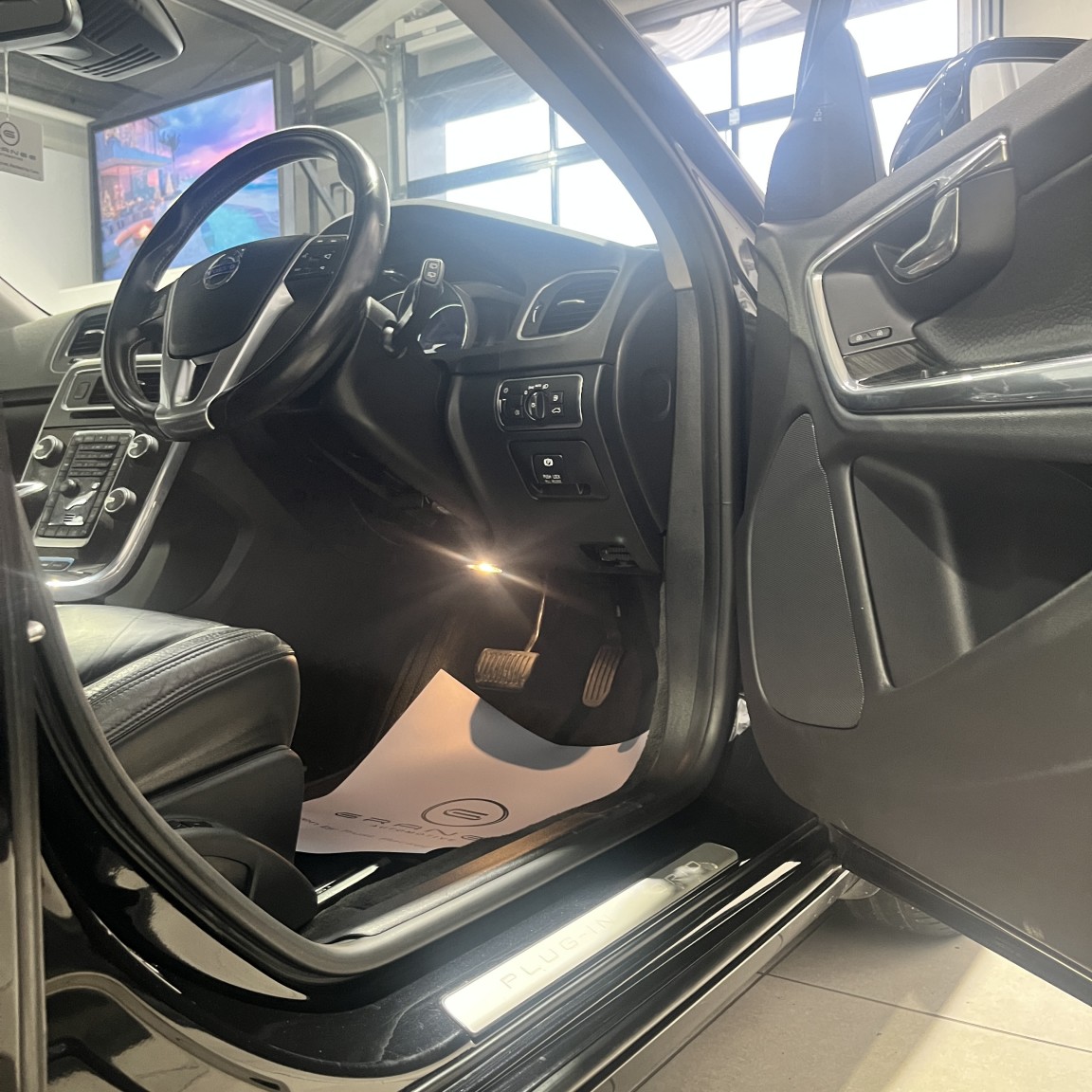 Used Volvo V60 2013 for sale - 77129648: Photo 17