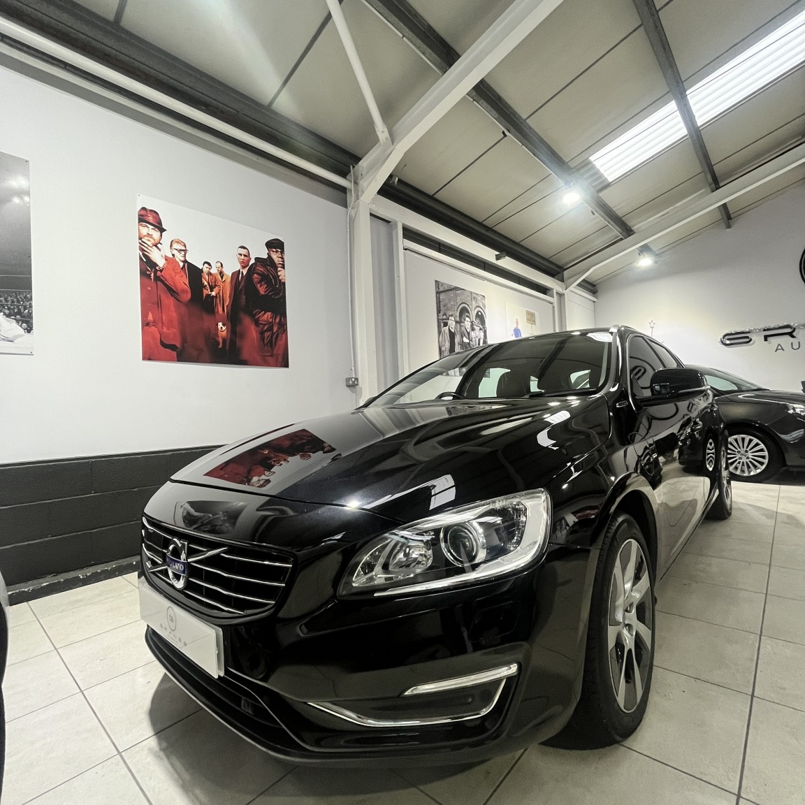 Used Volvo V60 2013 for sale - 77129648: Photo 2