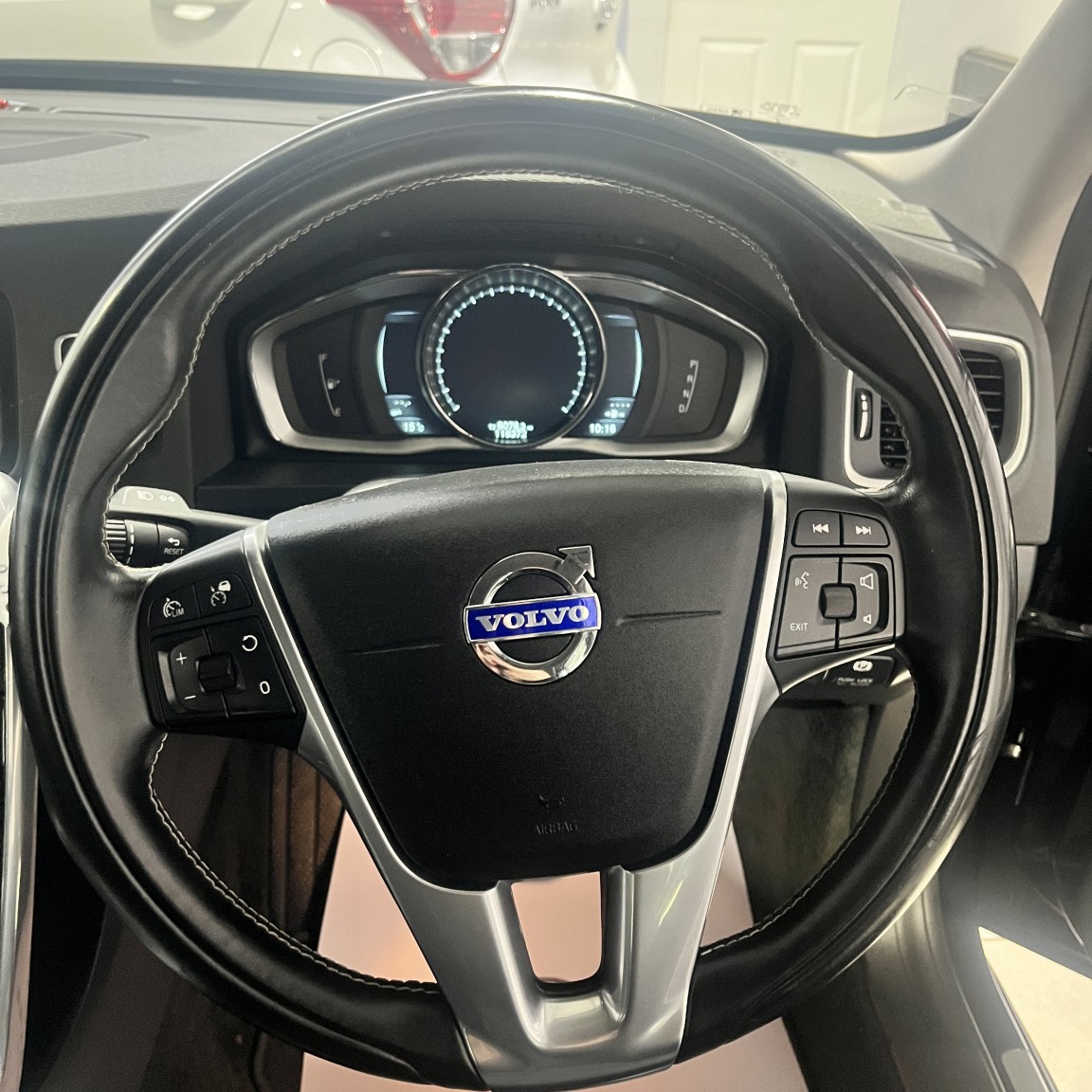 Used Volvo V60 2013 for sale - 77129648: Photo 23