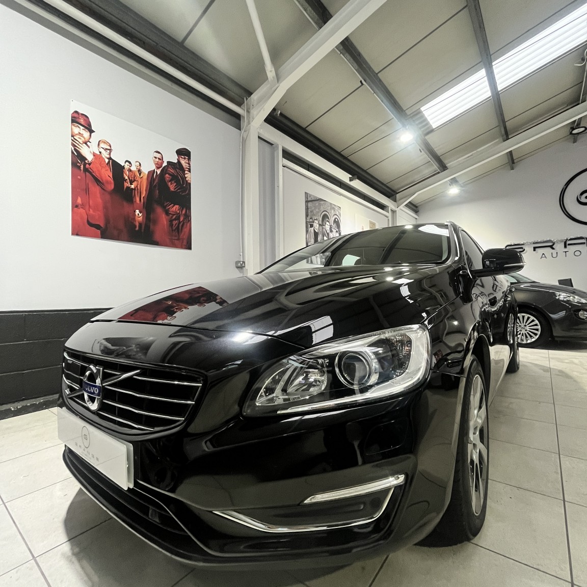 Used Volvo V60 2013 for sale - 77129648: Photo 3